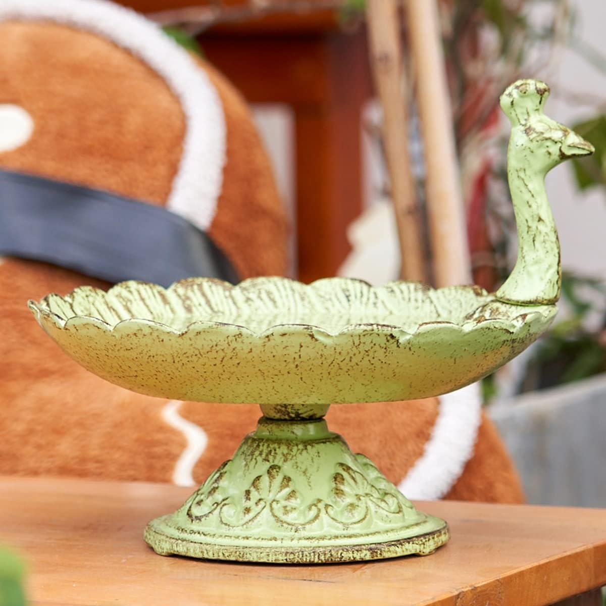 Cast Iron Bird Baths for Outdoors,Cast Iron Bird Feeder, Metal Bird Bath,Vintage Peacock Shape,Home Garden Lawn Yard Table Decorations（Light Green）