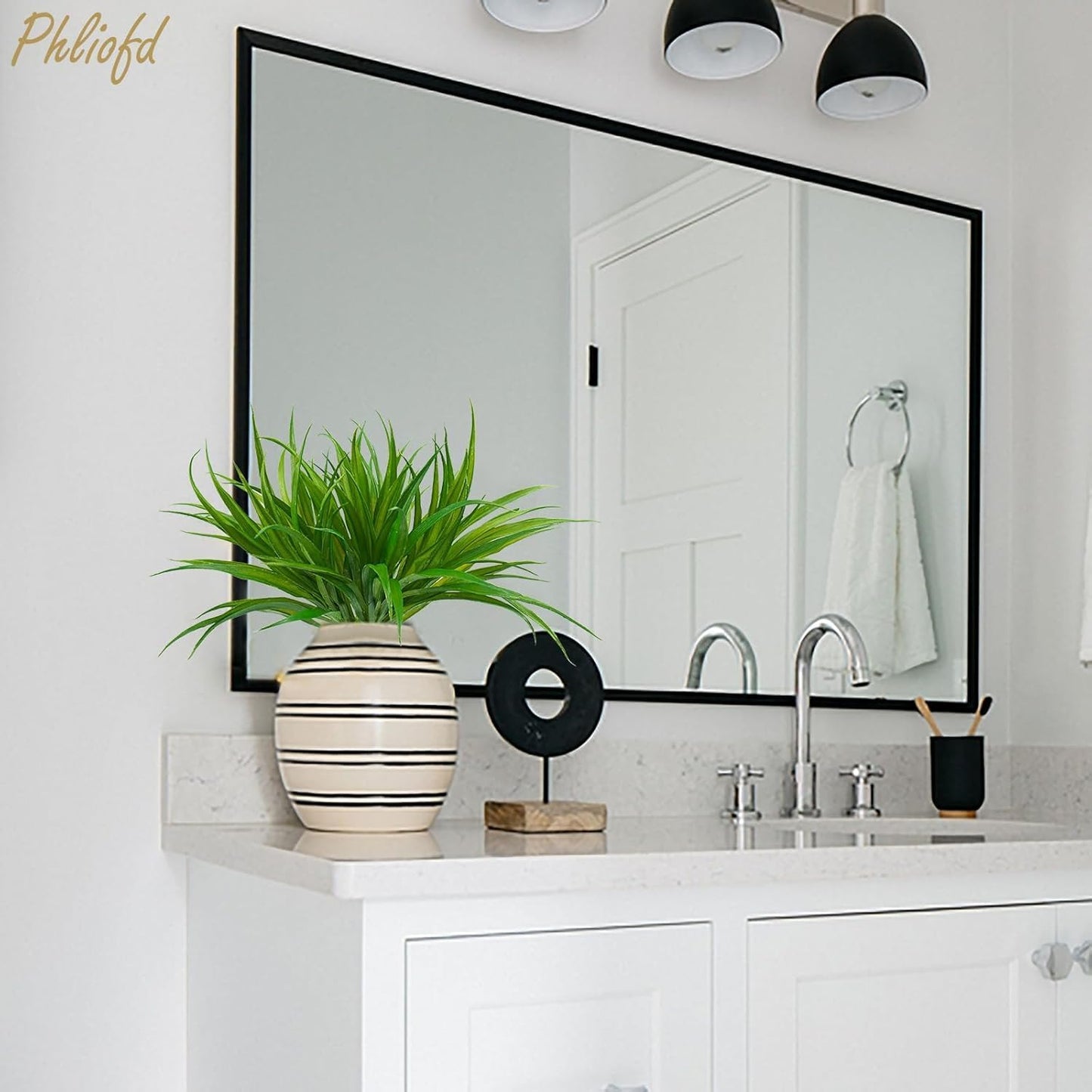 32 Pcs Artificial Grass Fake Plants 17.3in Outdoor Plants UV Resistant Faux Greenery Stems Fake Grass for Home Window Garden Office Patio Pathway Front Porch Halloween Décor Green