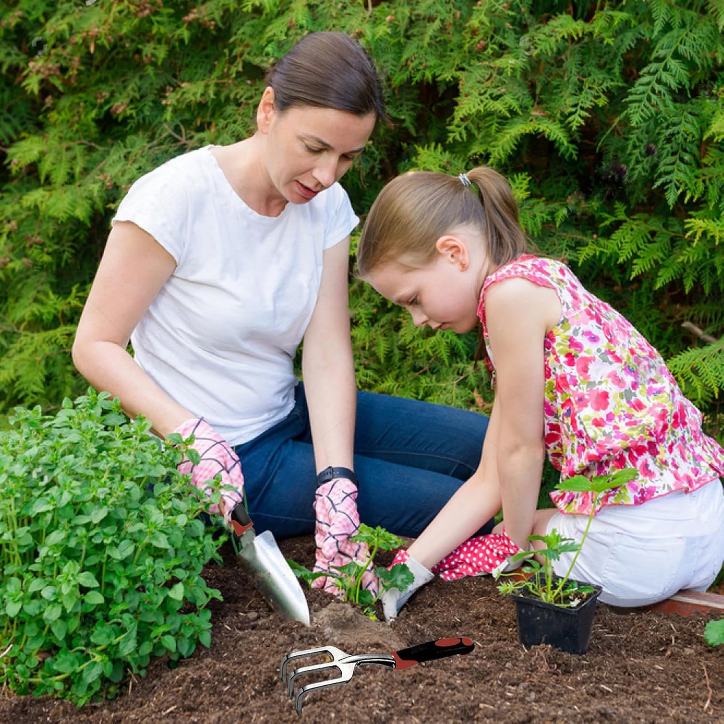 Garden Tool Set, 3 Piece Gardening Tools Includes Garden Trowel, Transplant Trowel and Hand Rake with Non-Slip Ergonomic Handle, Heavy Duty Garden Kit for Planting, Garden Gifts Red