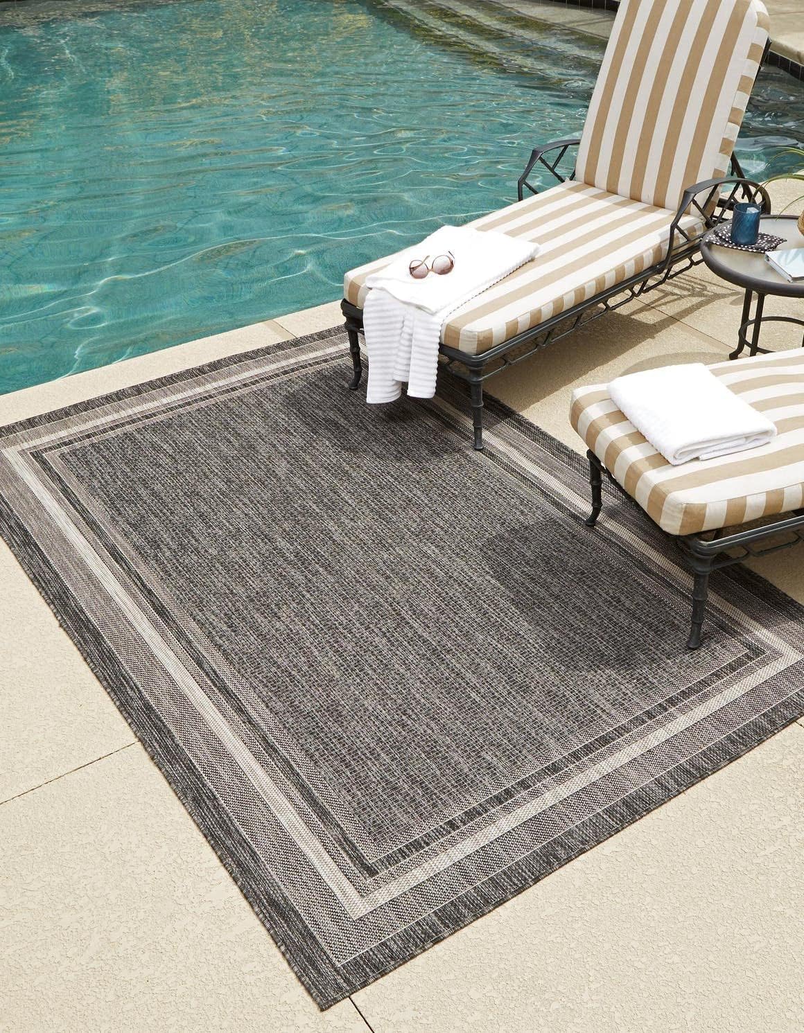 Unique Loom Outdoor Border Collection Area Rug - Soft Border (10' x 14' 1" Rectangle, Black/ Ivory)