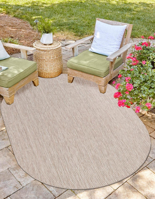 Unique Loom Outdoor Solid Collection Area Rug (5' 3" x 8' Oval Beige/Ivory)