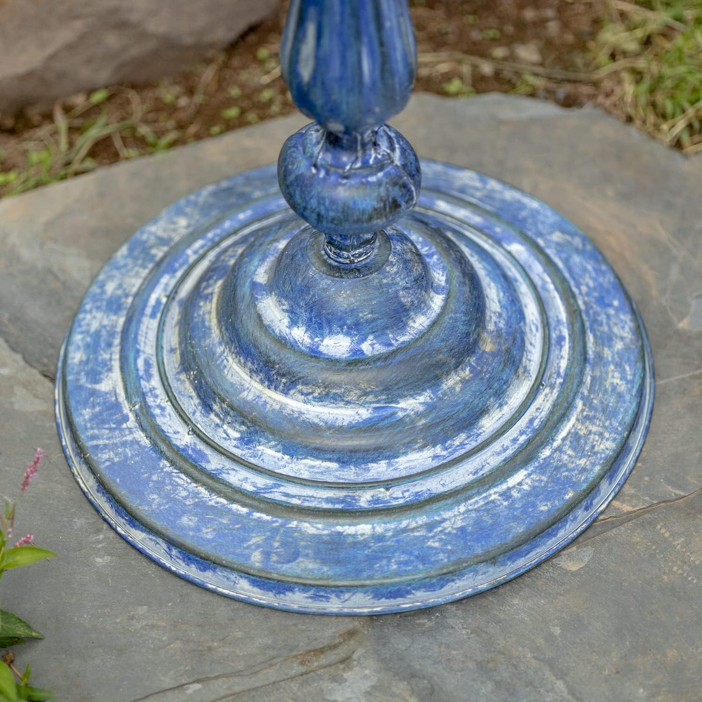 Zaer Ltd. Ornate Metal Pedestal Style Birdbath with Cast Iron Birds on Rim Full Base (Blue)