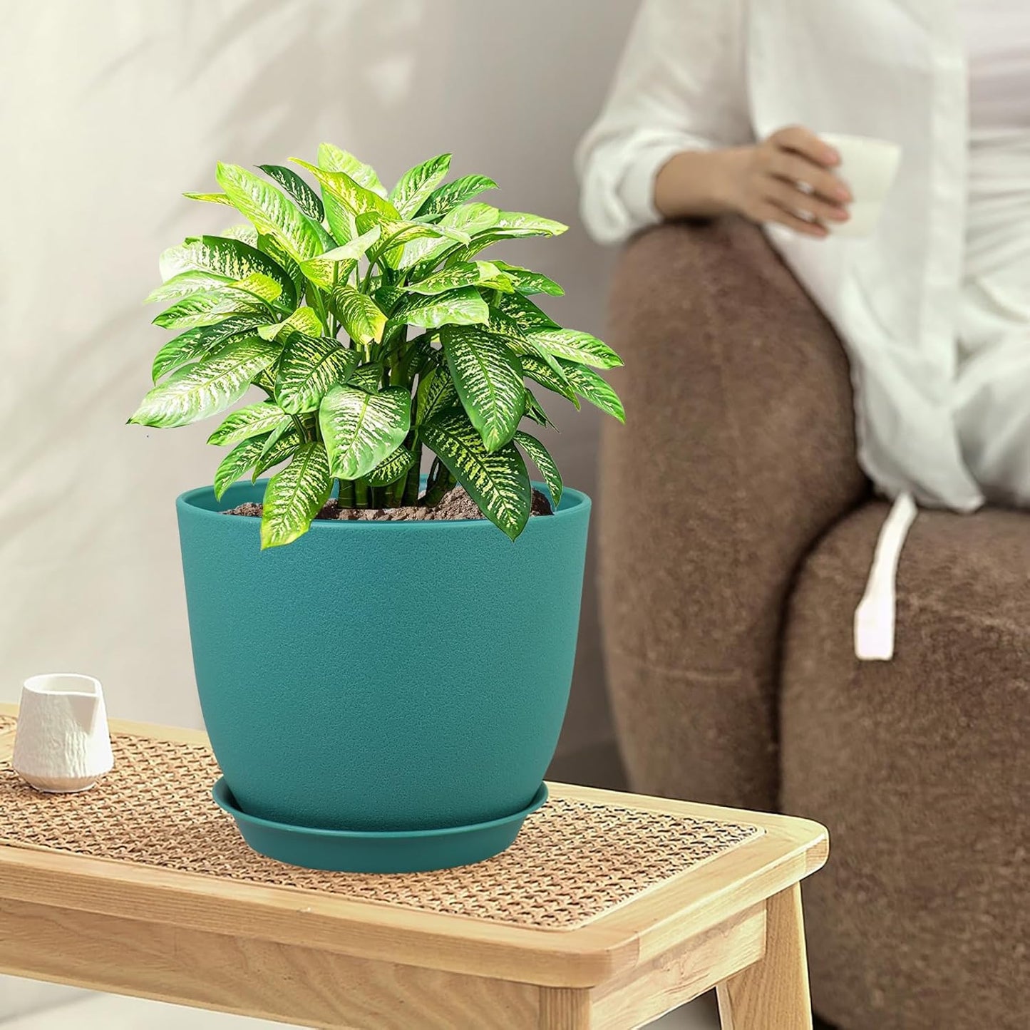 Flower Pots 10/9/8 inch, Set of 3 Modern Decorative Plastic Planters with Drainage Holes and Tray for House Plants Indoor Flowers Plants, Plant Pots for Indoor Outdoor Plants, Blue Green