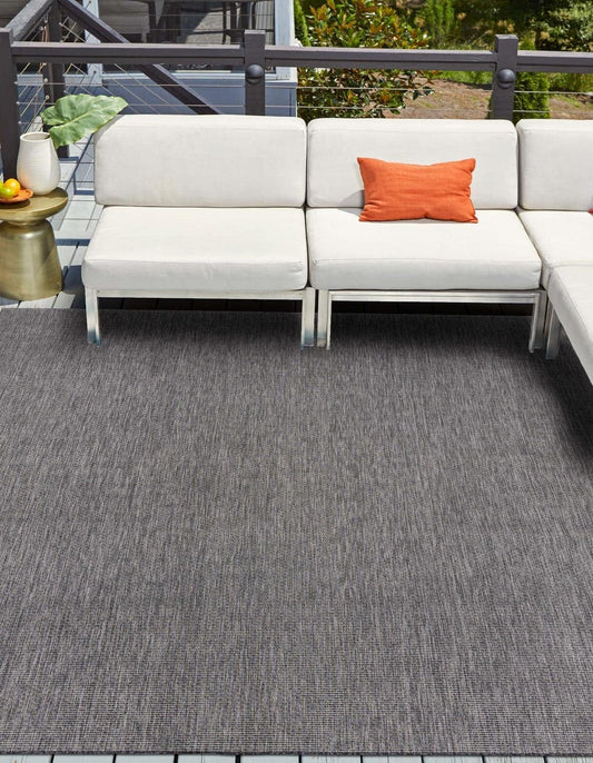 Unique Loom Outdoor Solid Collection Area Rug (6' 1" Square Black/Ivory)