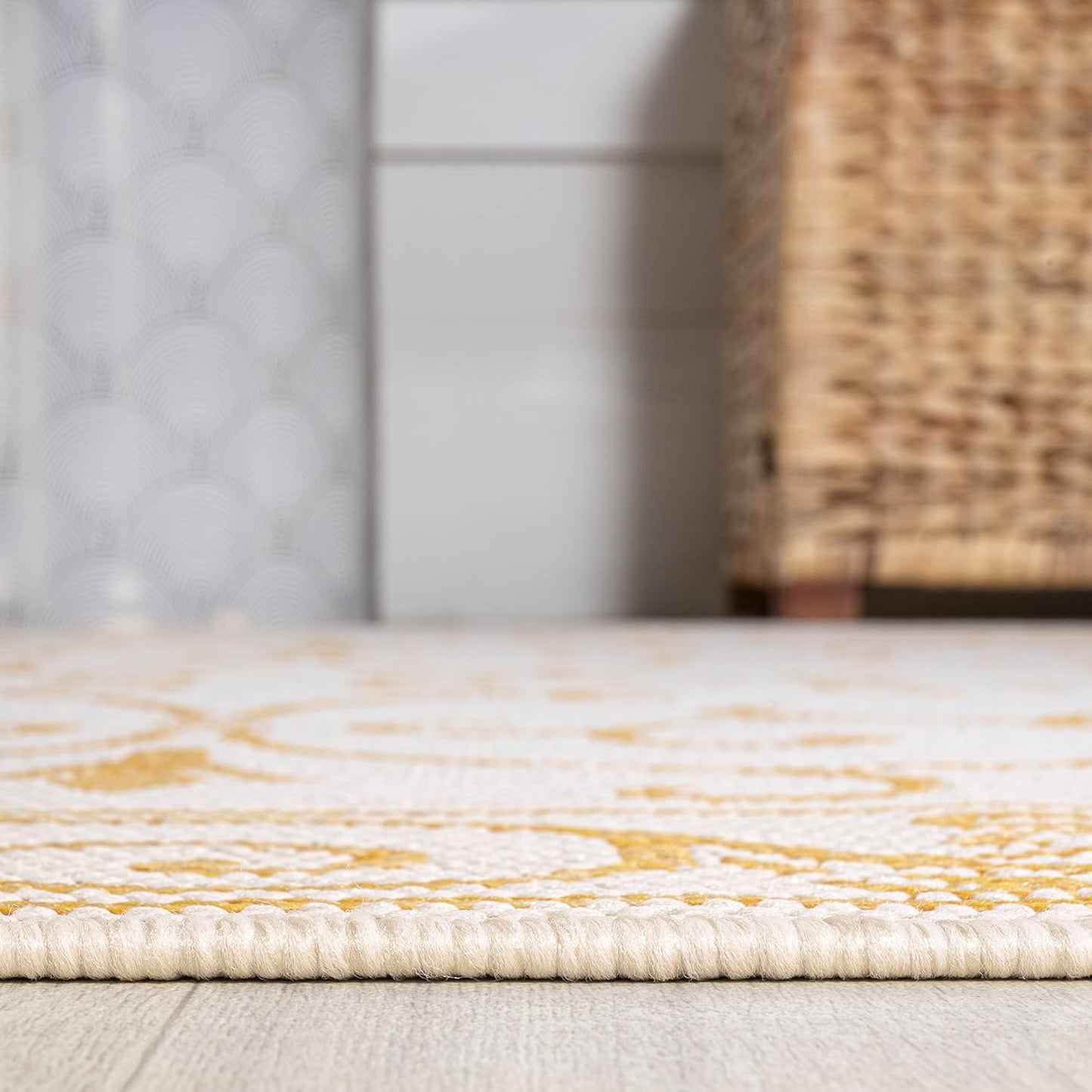 JONATHAN Y SMB106M-5SQ Charleston Vintage Filigree Textured Weave Indoor Outdoor Area Rug, Classic Traditional Transitional Easy Cleaning,Bedroom,Kitchen,Backyard,Patio, Cream/Yellow, 5' Square
