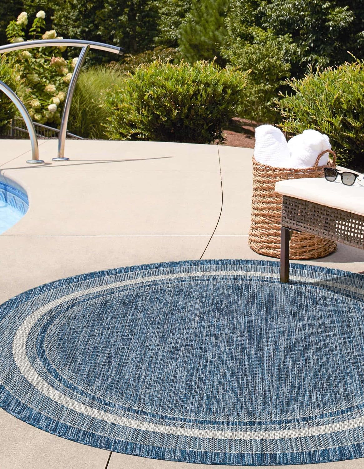 Unique Loom Outdoor Border Collection Area Rug - Soft Border (10' Round Blue/Ivory)