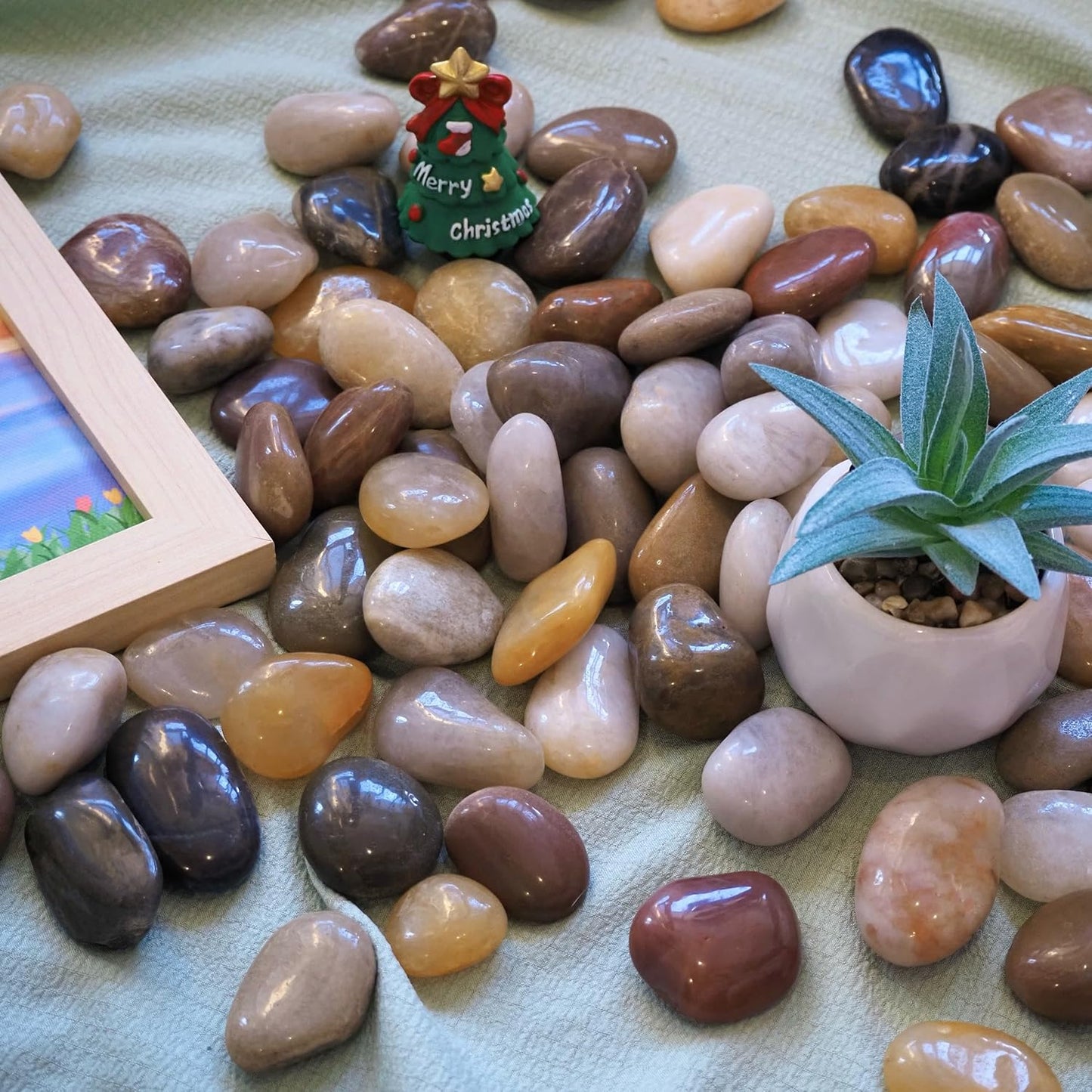 10lbs River Rocks, 1-2Inch Decorative Ornamental Natural Pebbles for Garden Couryard Landscaping Stones, Gravel Filler for Fish Tank,Vases,Home Decor,Aquariums,Animal Habitat, Mixed Color