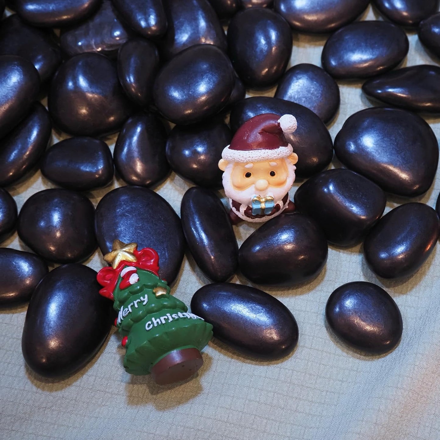 40lbs River Rocks, 1-2Inch Decorative Ornamental Natural Pebbles for Garden Couryard Landscaping Stones, Gravel Filler for Fish Tank,Vases,Home Decor,Aquariums,Animal Habitat, Black