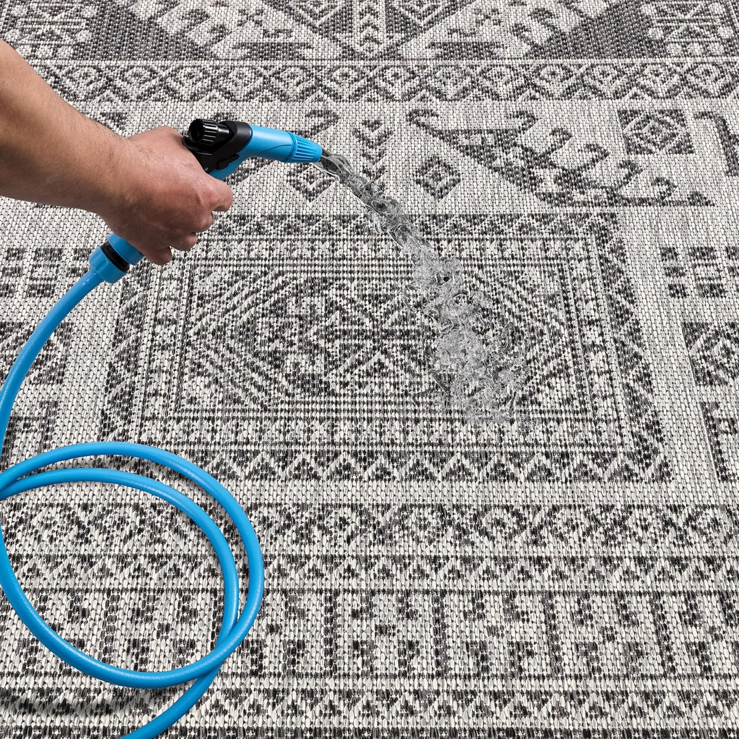 Keen Home Design Terrace Outdoor Round Rug - 5ft Round Washable Indoor/Outdoor Rug for Patio, Kitchen, Balcony, Beach, Garden, Deck and Porch, Size: 5'3" Round