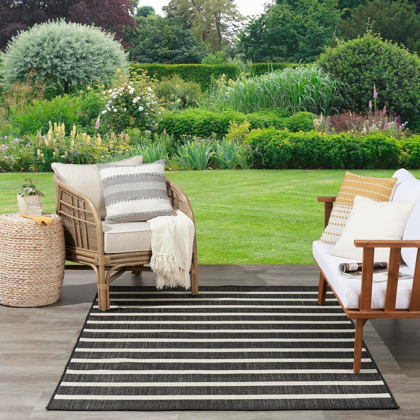 Nourison Home Positano Indoor/Outdoor Black Ivory 9' x 12' Area Rug, Easy Cleaning, Non Shedding, Bed Room, Living Room, Dining Room, Backyard, Deck, Patio (9x12)