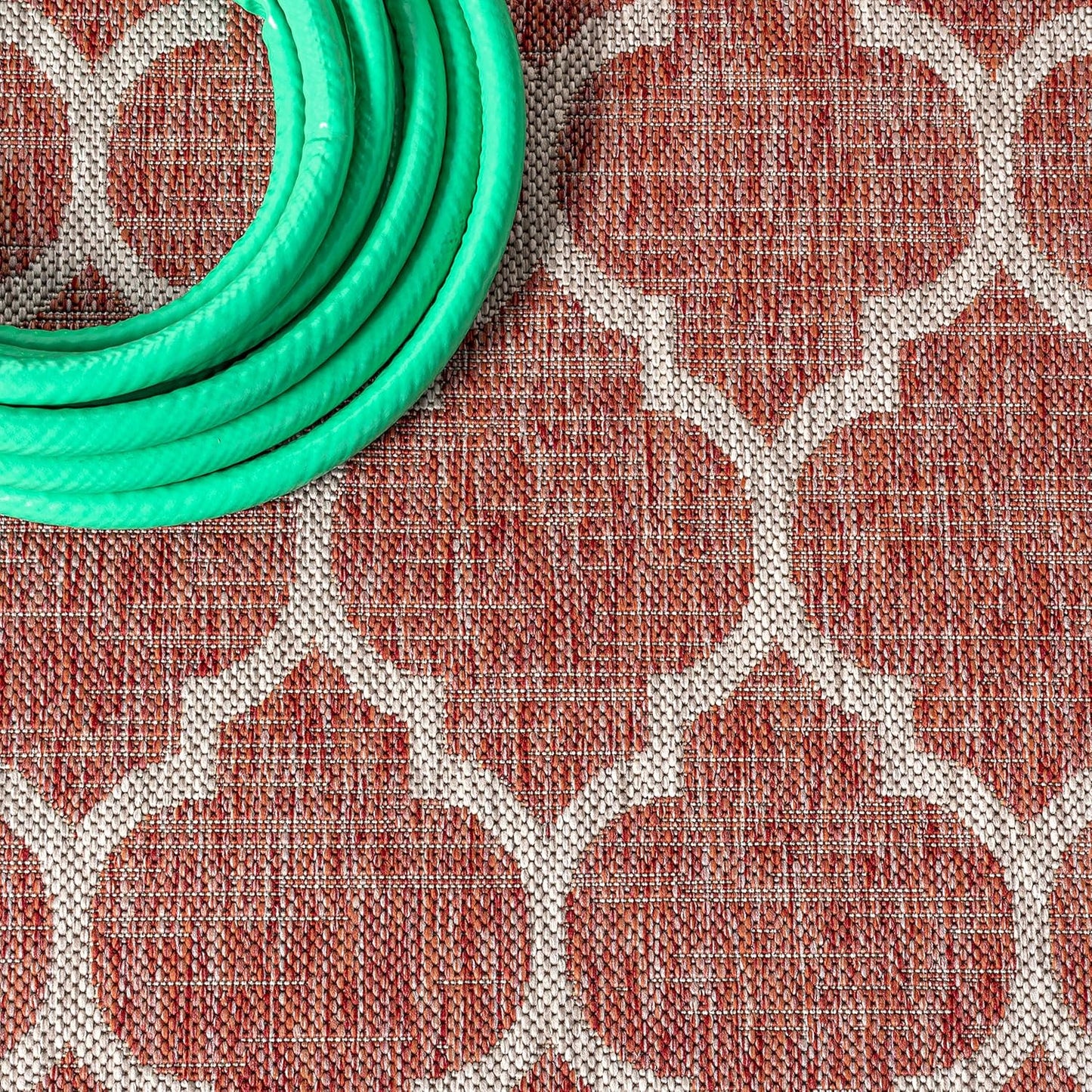 Eyely BMS109C-6R Santa Monica Trebol Moroccan Trellis Textured Weave, Pet Friendly, Non-Shedding, Stain Resistant, Easy-Cleaning, Red/Beige, 6' Round, Indoor/Outdoor, Area Rug